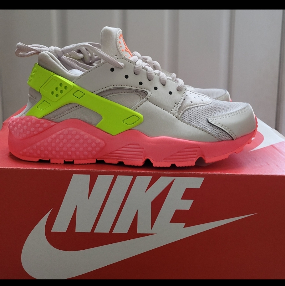 New Nike Women's Huarache Run Sneakers Shoes Size 6
